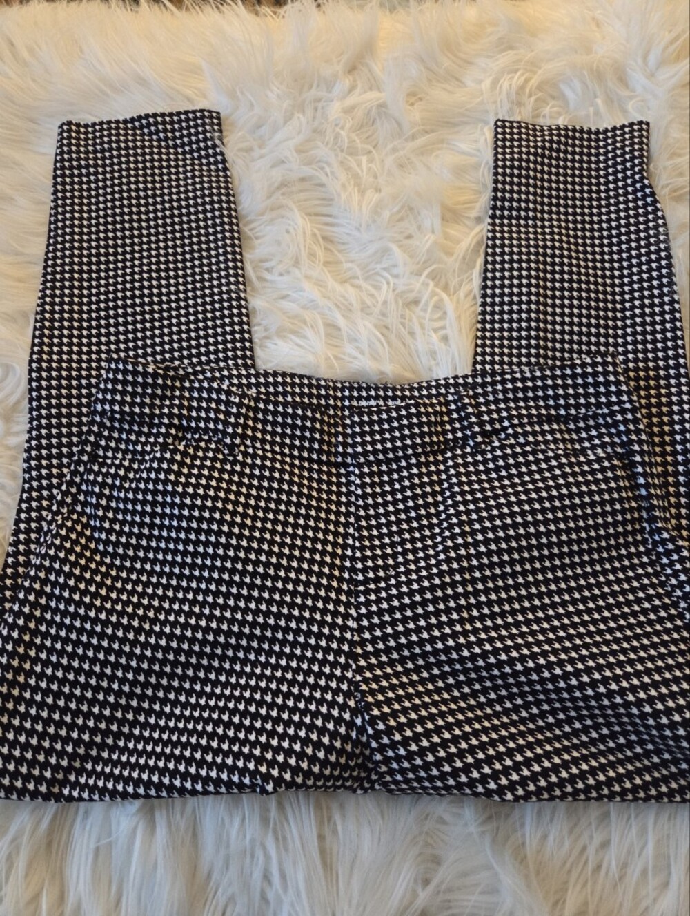 Old Navy Pixie Pants Houndstooth Stretch Pants - Black & White Ankle Pants